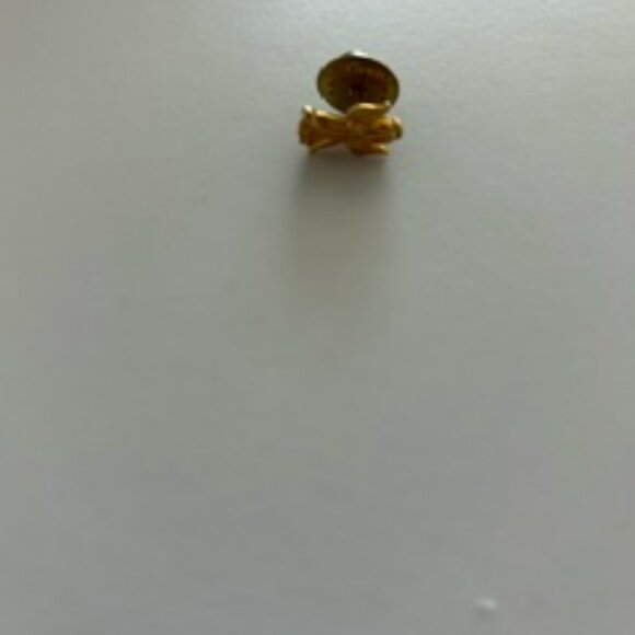 Gold Angel Pin - Picture 3 of 3
